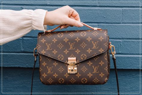 difference between fake louis vuitton and real|how to tell if a louis vuitton bag is real.